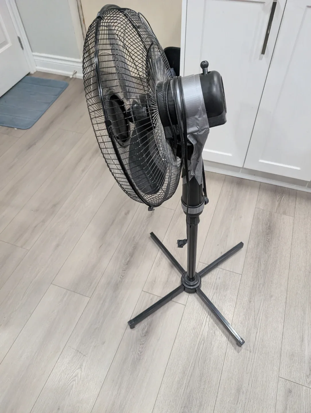 Black Stand Fan image indicator(2)