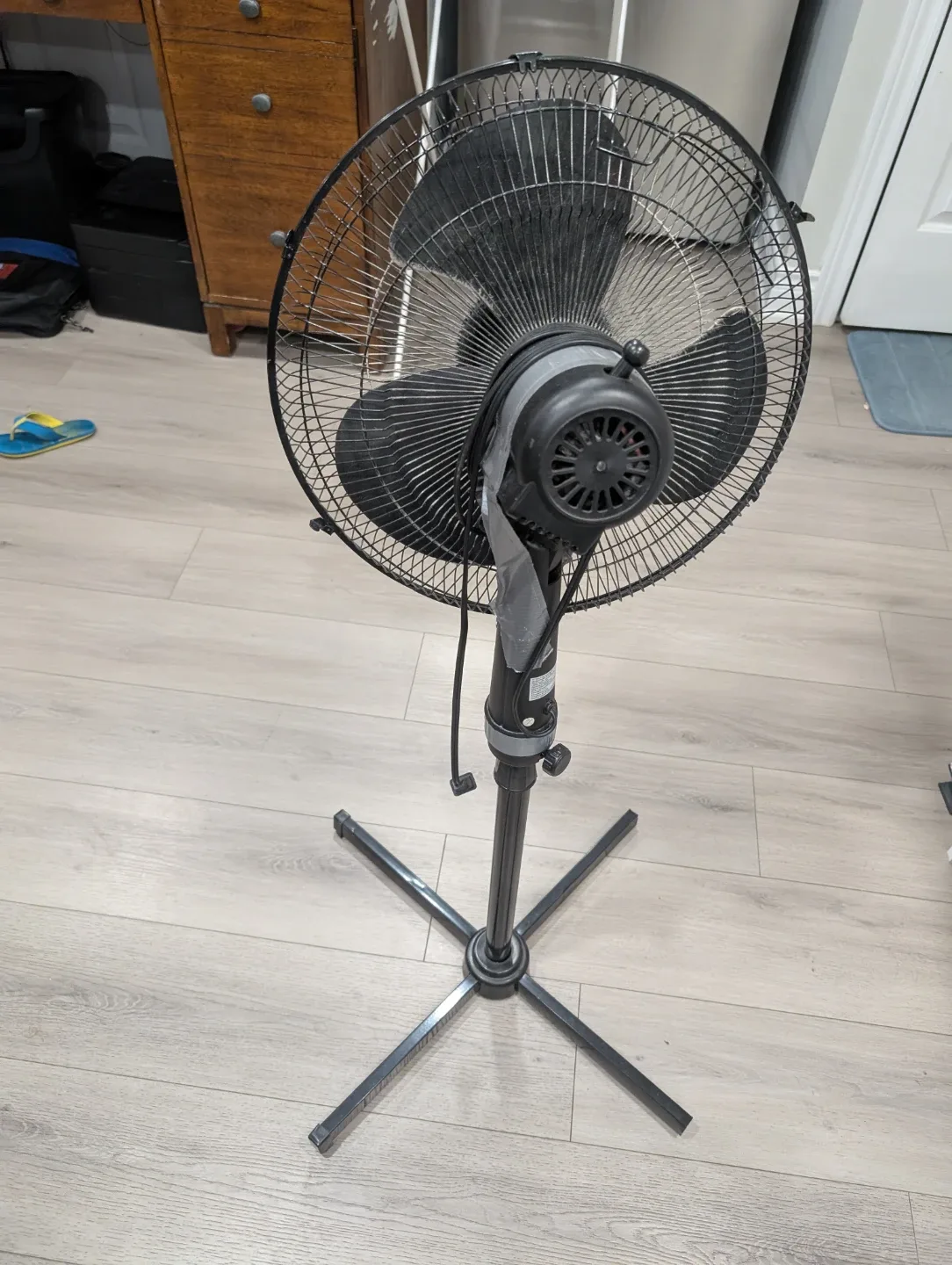 Black Stand Fan image indicator(3)