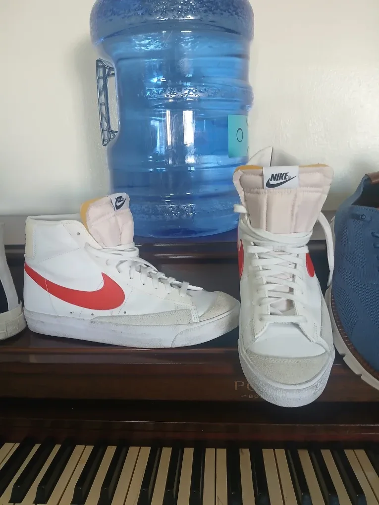 Converse x Comme des Garçons High Tops image indicator(3)