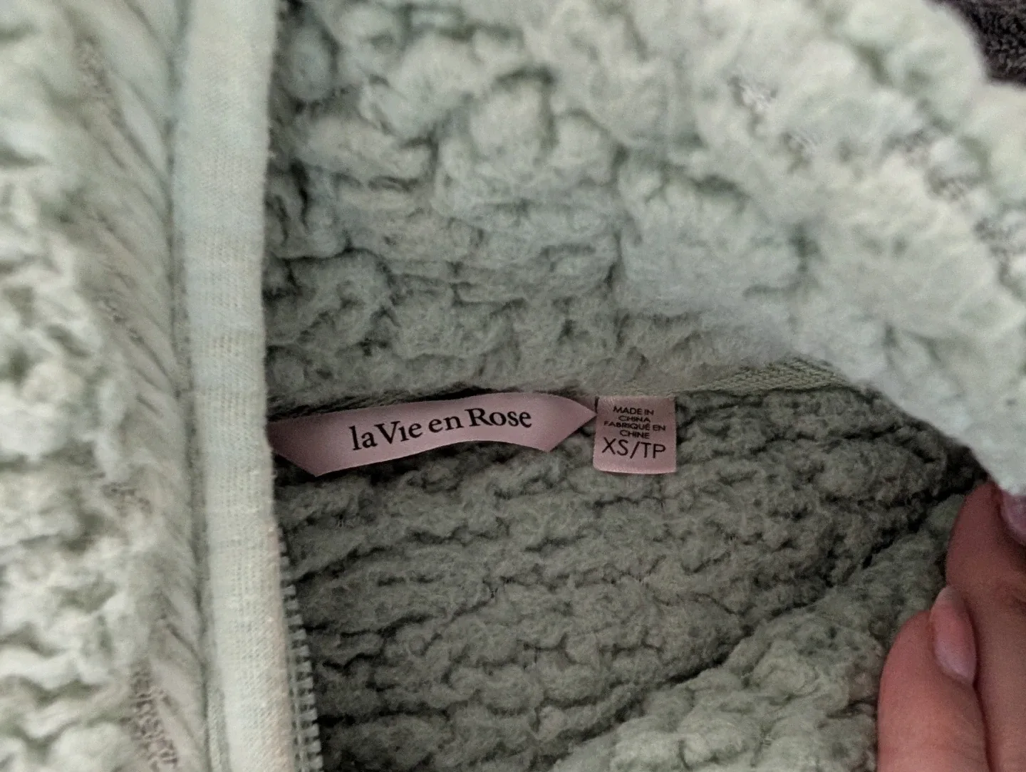 La Vie en Rose XS Sherpa Pullover image indicator(3)