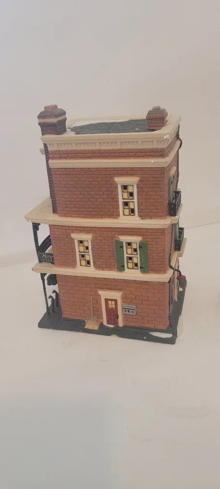 Department 56 French Quarter Corner Building image indicator(3)