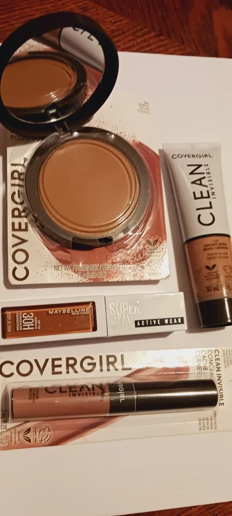 NEW !! Covergirl & Maybelline Makeup Bundle of 4
