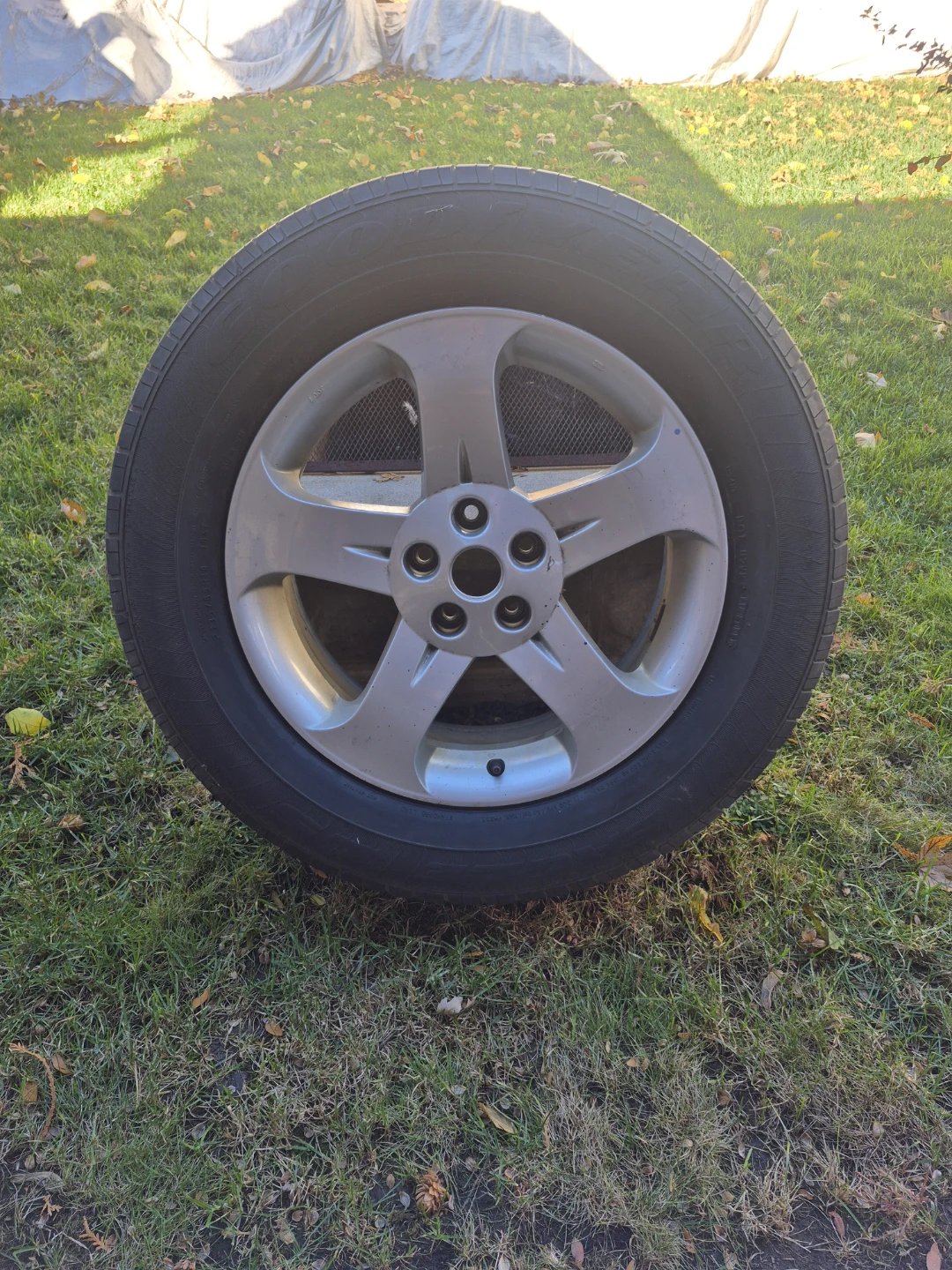 P235/65R18 Tire 104T
