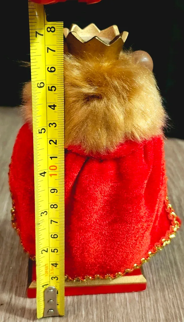 Cowardly Lion Nutcracker image indicator(6)