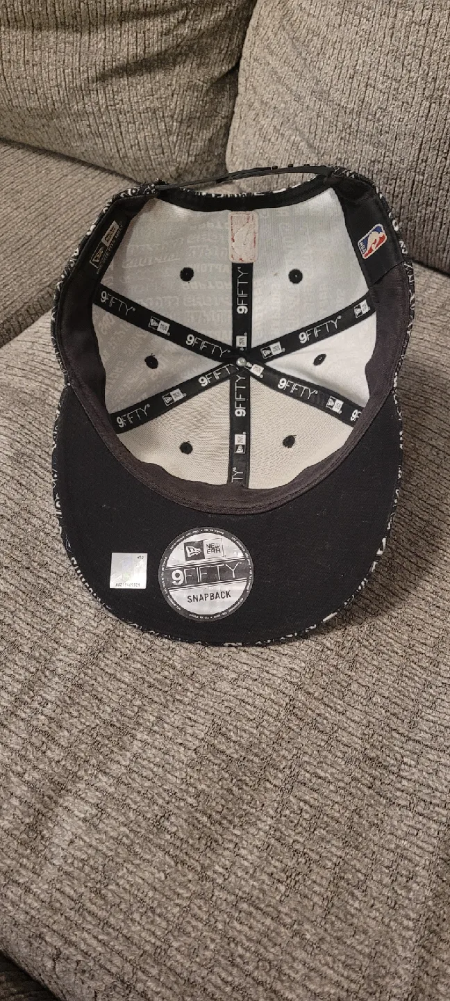 *LIMITED* Toronto Raptors New Era 9FIFTY Snapback Hat image indicator(2)