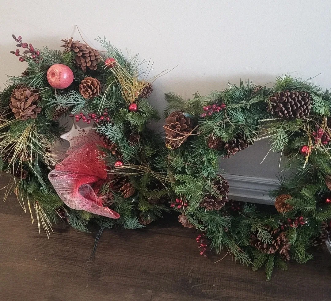 Christmas Wreaths, Milk and Cookies Plate, Tree image indicator(4)