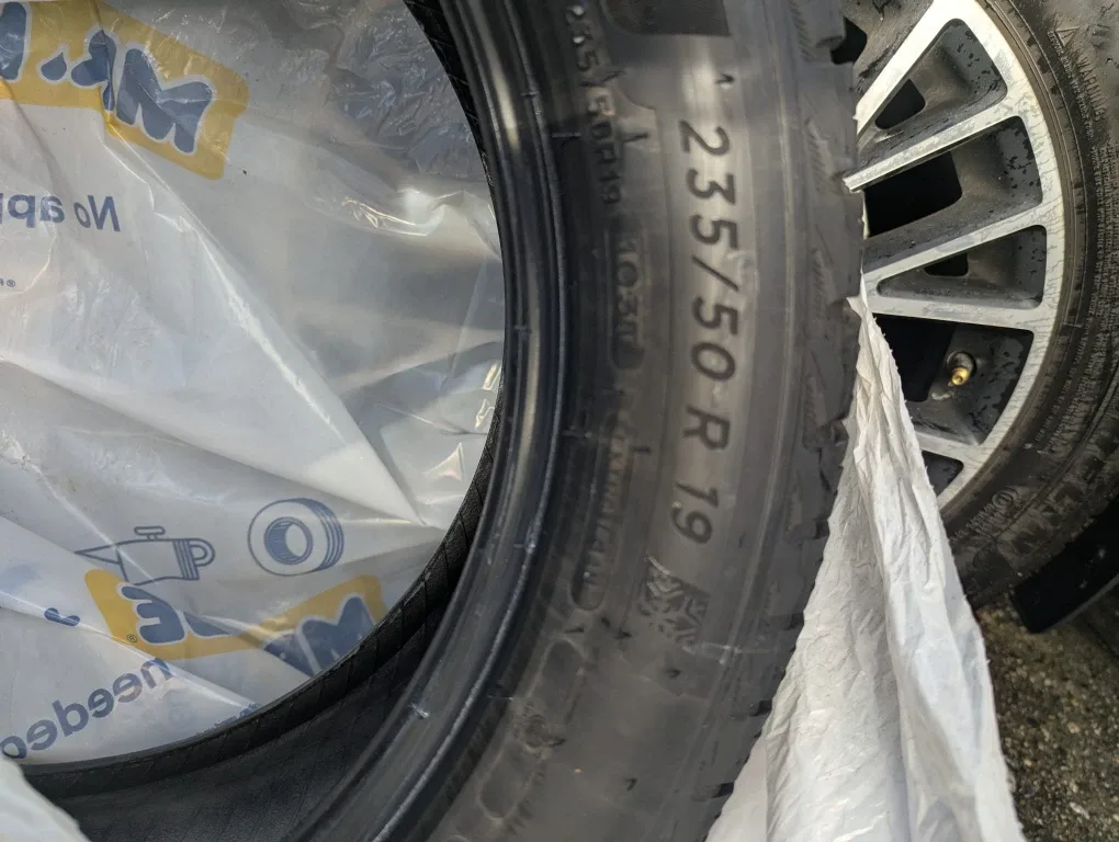 winter tires, Michelin 235/50R19 image indicator(2)