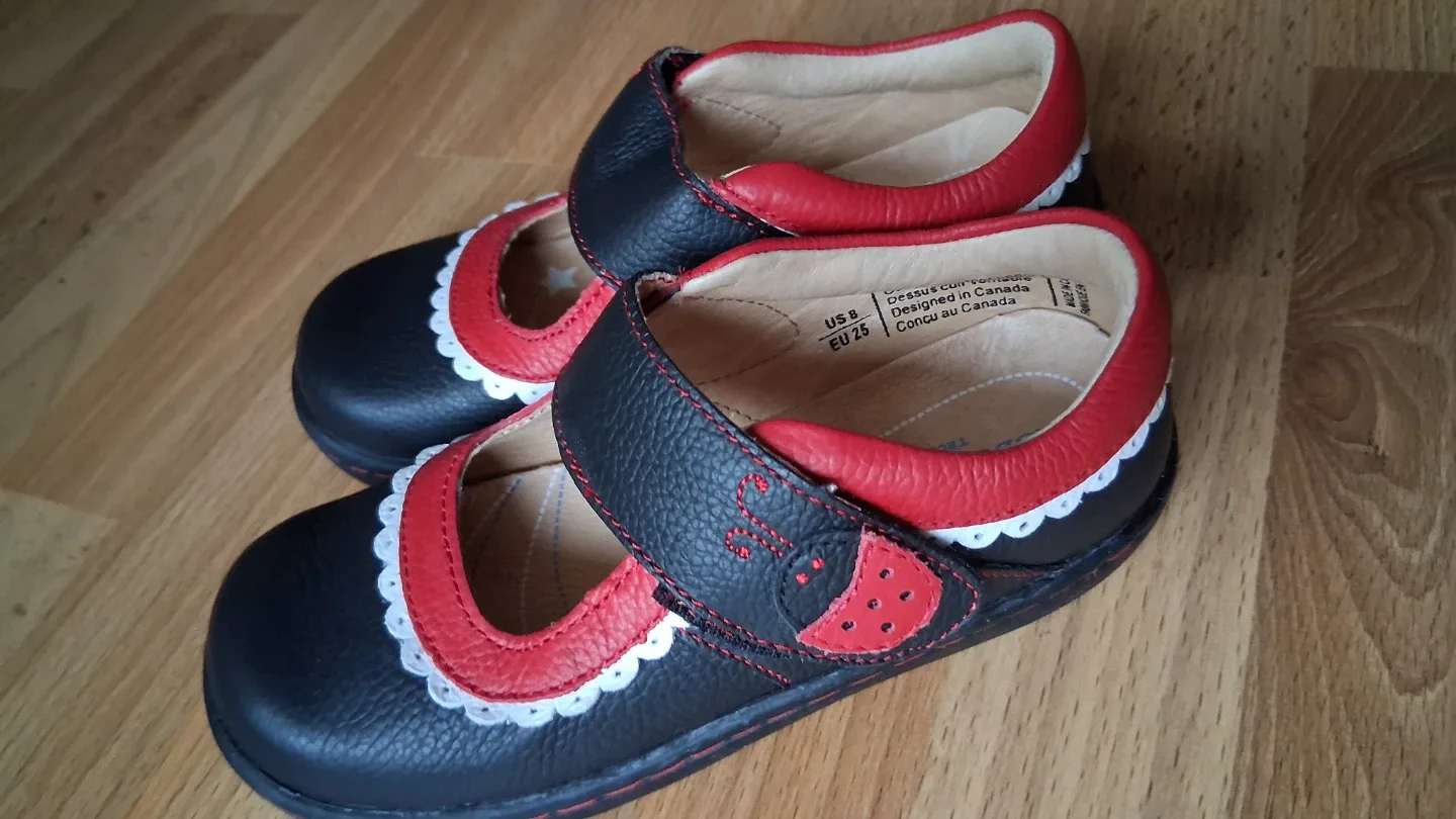 Robeez Tredz Girls Shoes - Size 8 Mary Jane Ladybird design