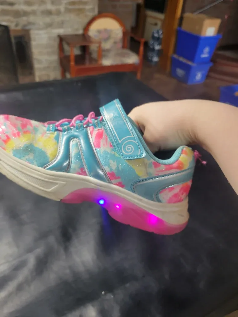 Girls' Light-Up Tie-Dye Sneakers image indicator(3)