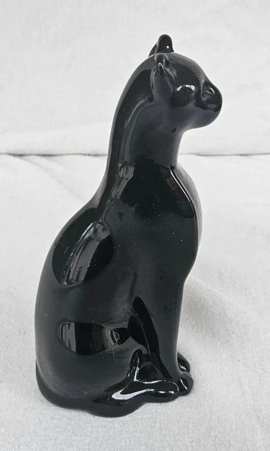 Abbott MCM Handcrafted Black Heavy Glass 6” Statue Mint image indicator(4)