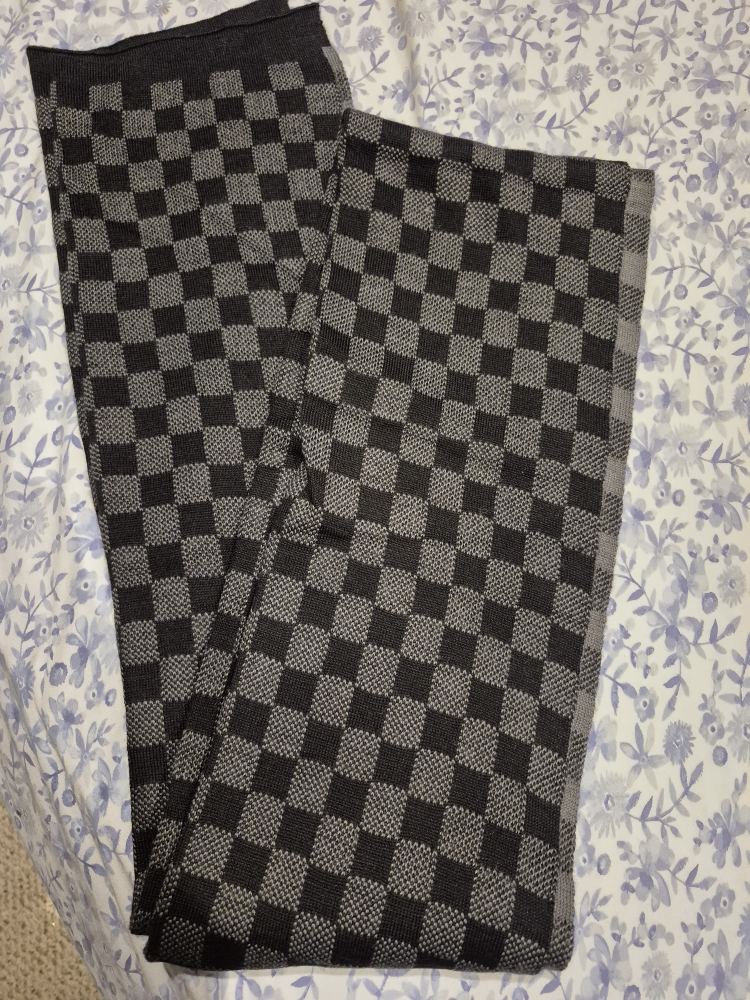 Louis Vuitton Damier Scarf - photo 3