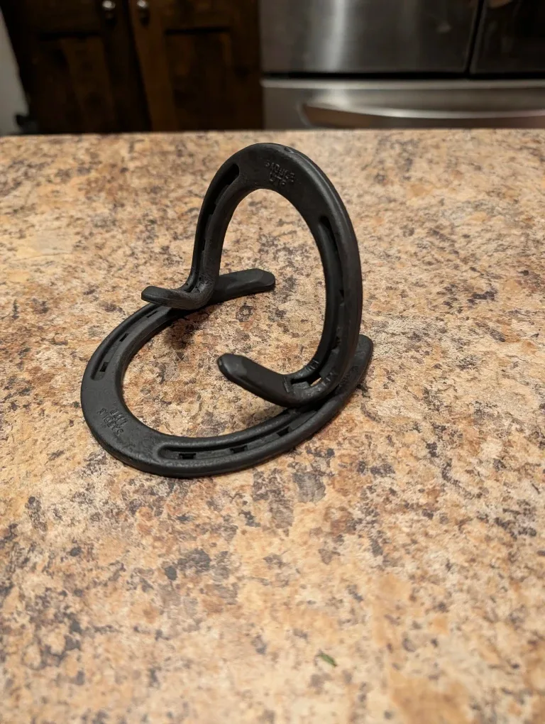 Horseshoe Business Card Holder - Black image indicator(2)