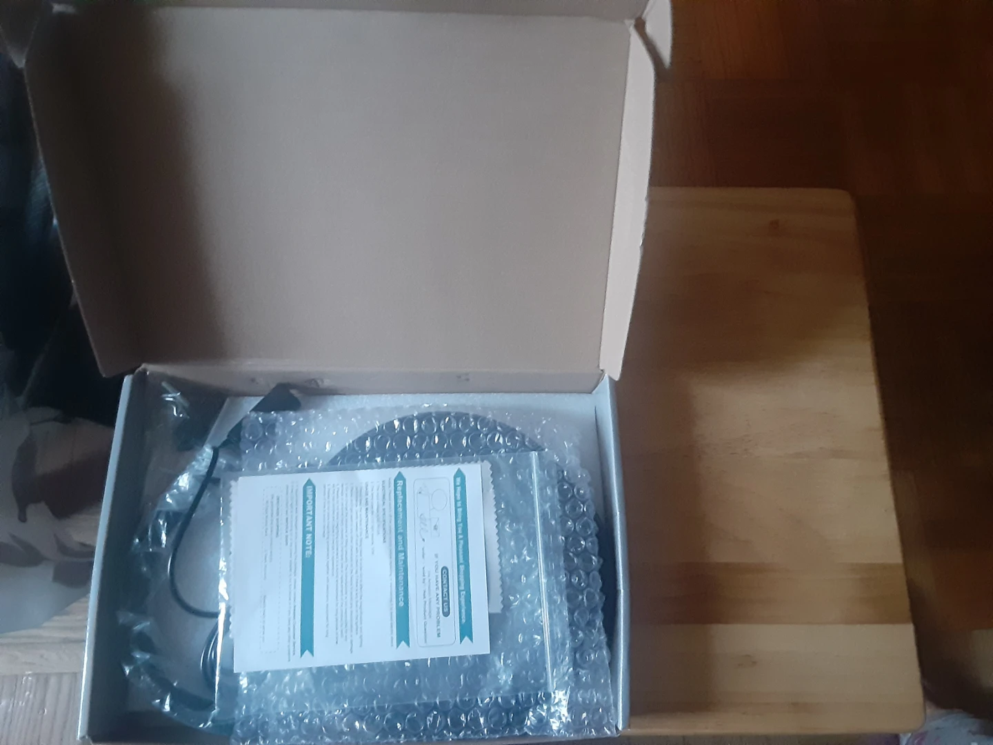 Magnifying Desk Lamp - New in Box 🥕 - photo 2