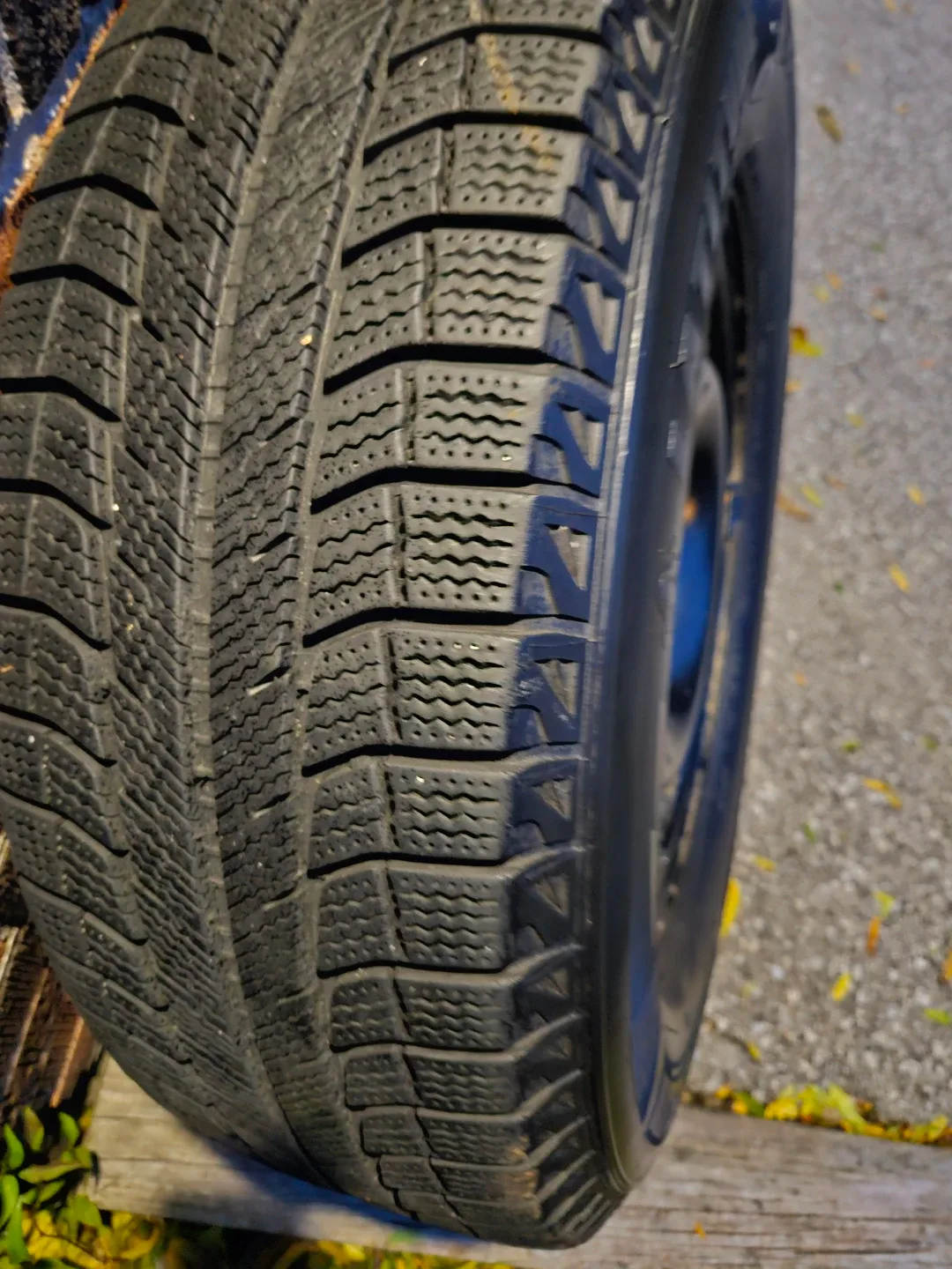 Honda CRV Winter Tires and rims 235/70R16 image indicator(4)