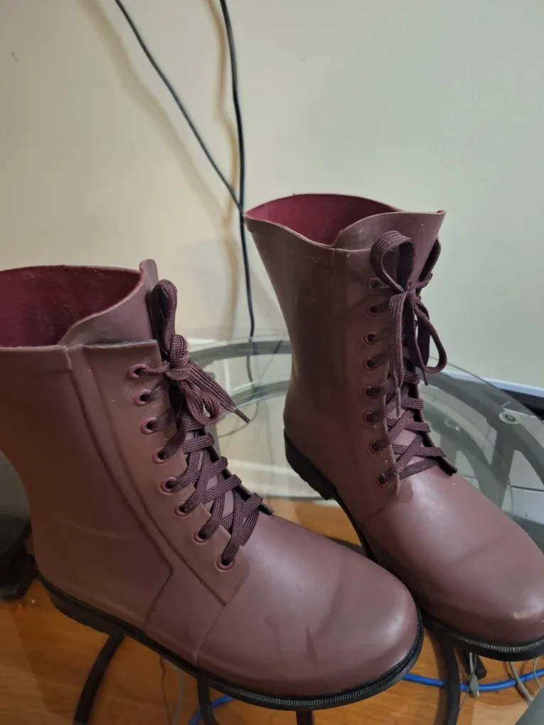Burgundy Lace-Up Rain Boots, size 11ww