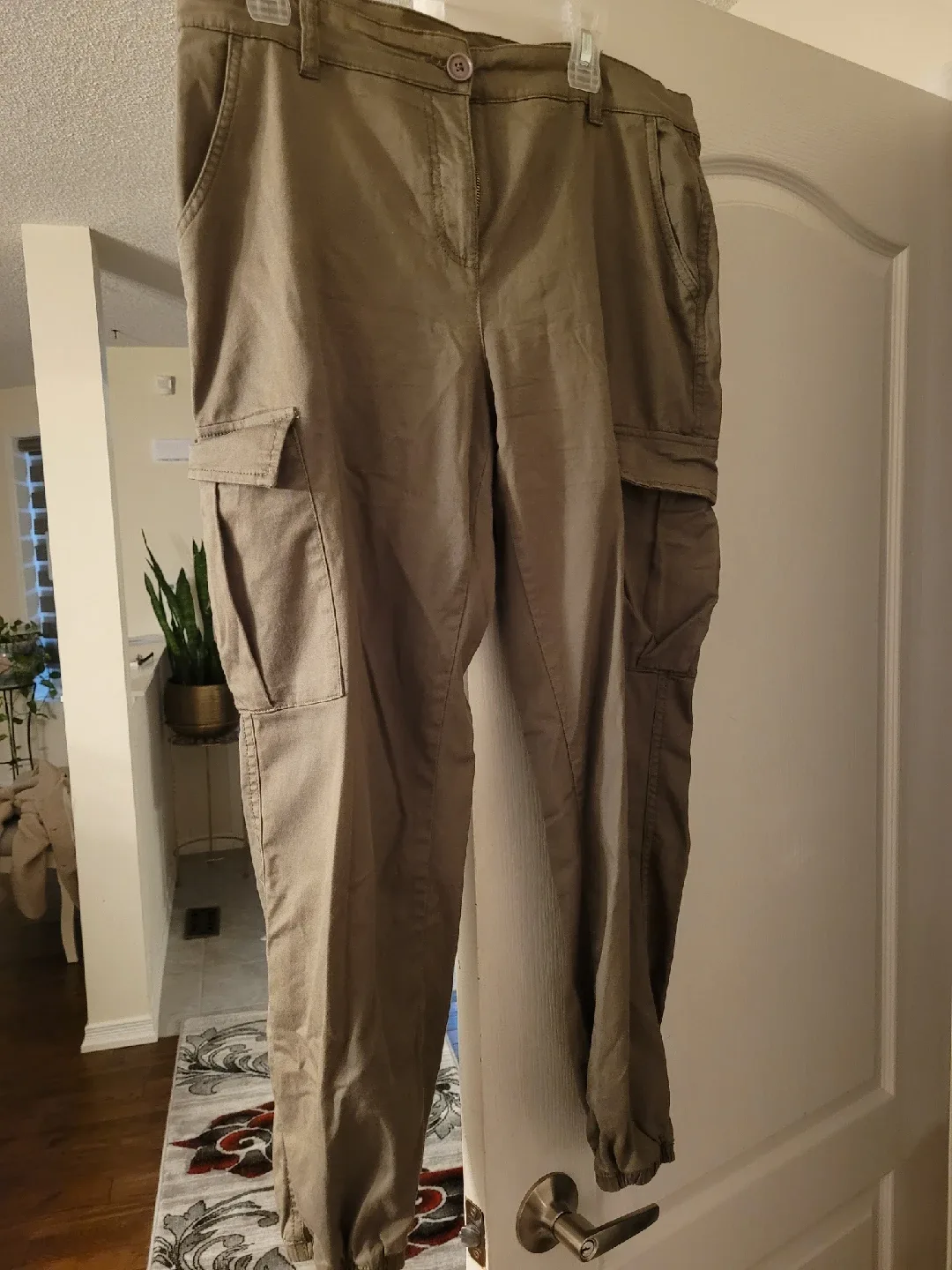 Women's Cargo Pants - Size 12 image indicator(2)