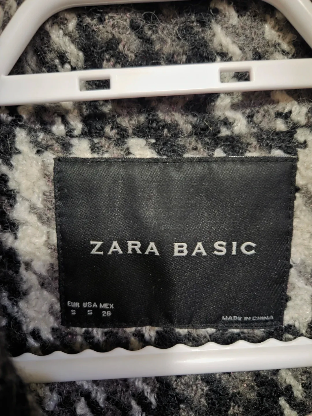 Zara Basic Coat - Size Small image indicator(3)