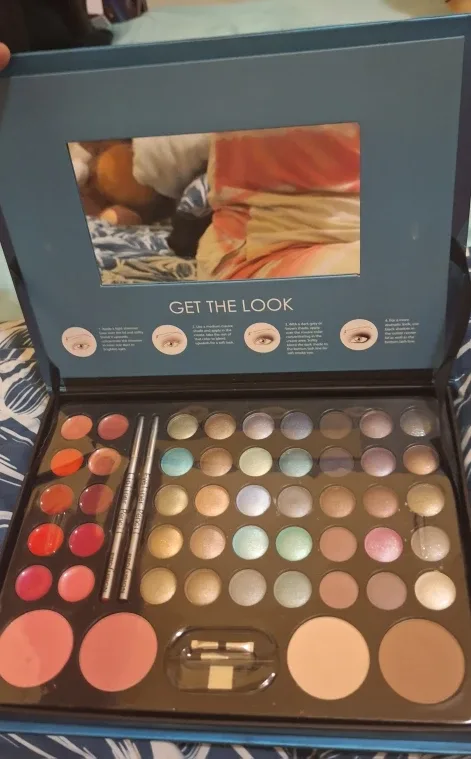 Profusion Treasure Box Cosmetic Collection image indicator(2)