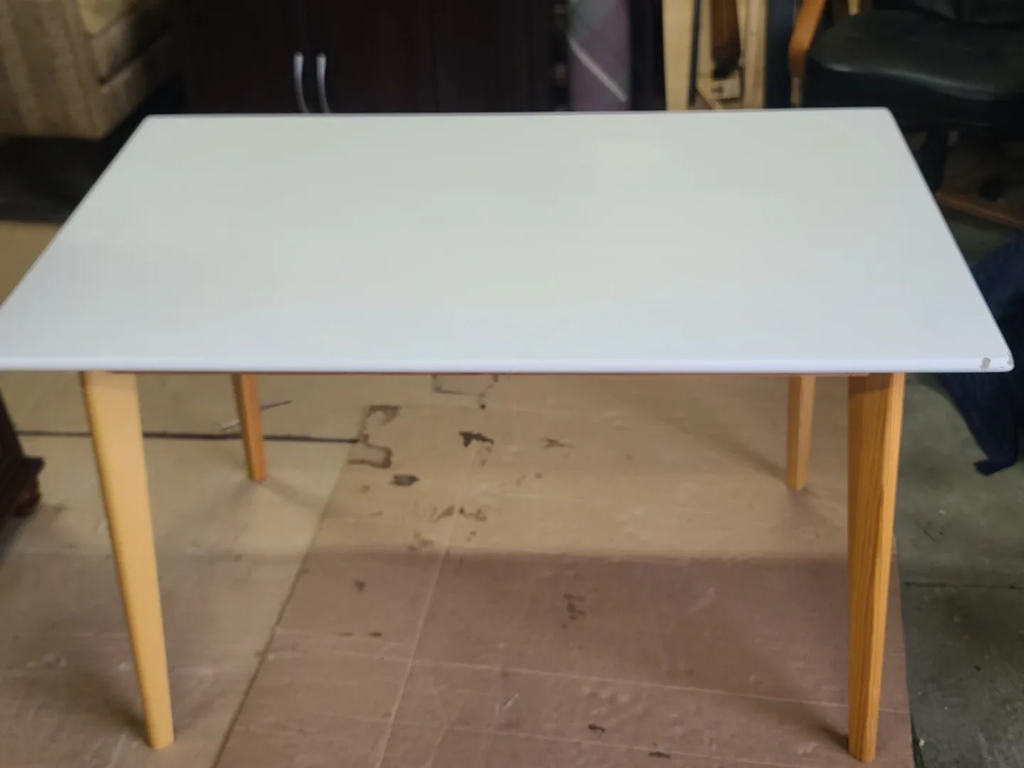 White & Wood Table - Used Condition image indicator(3)