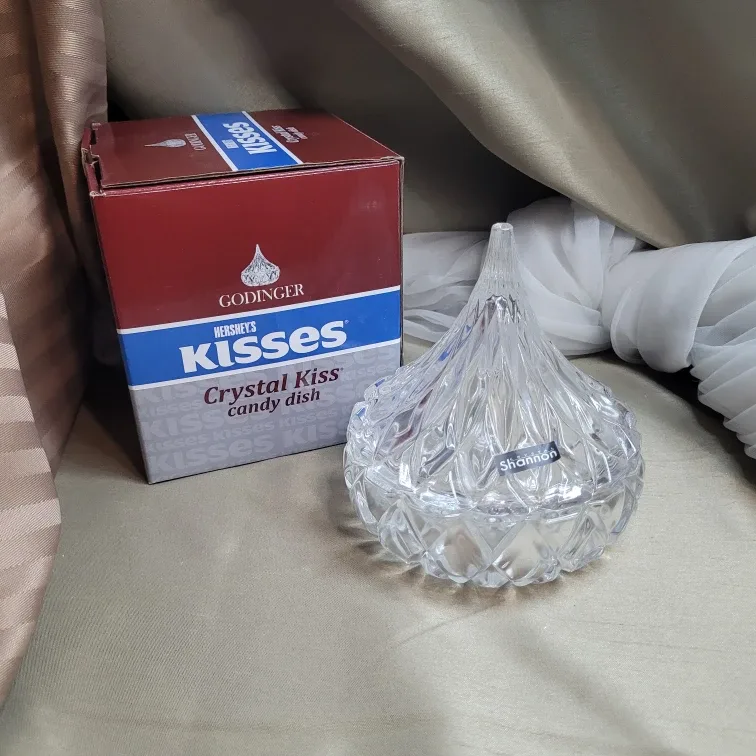 Godinger Hershey's Kisses Shannon Crystal Candy Dish image indicator(8)