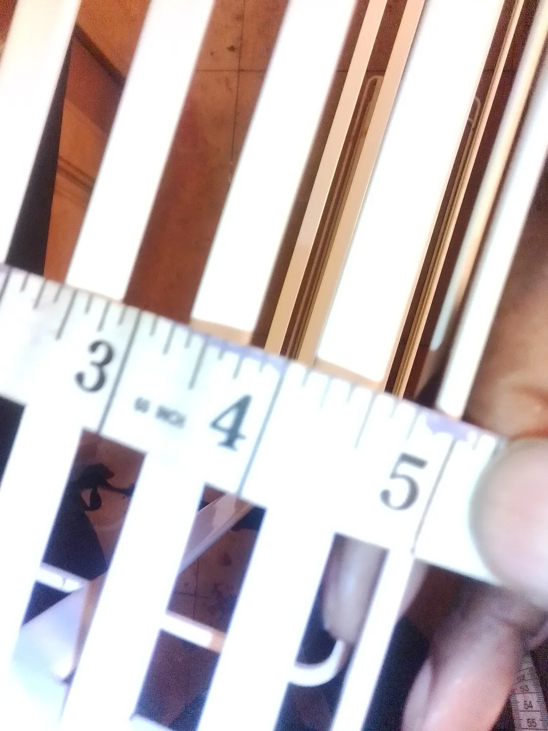 🥕White Metal 3-Tier Shelf - 15"x5"x24" image indicator(3)