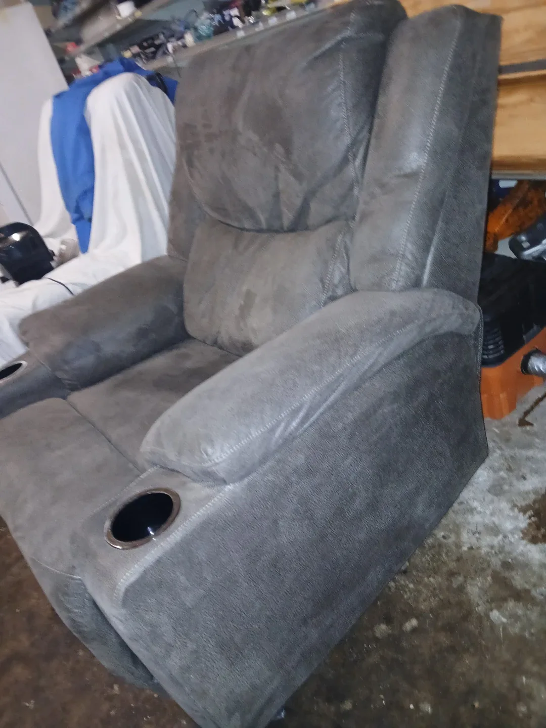 Recliner and rocking thumbnail