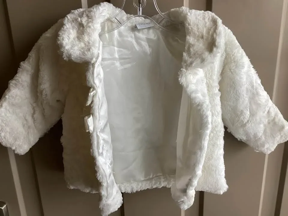 Girls sz 3-6 months faux fur coat image indicator(3)