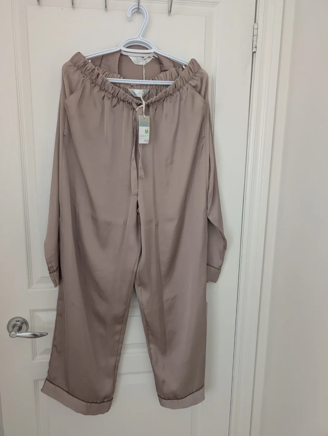 NEW Primark Satin Pajama Set - Size M image indicator(4)