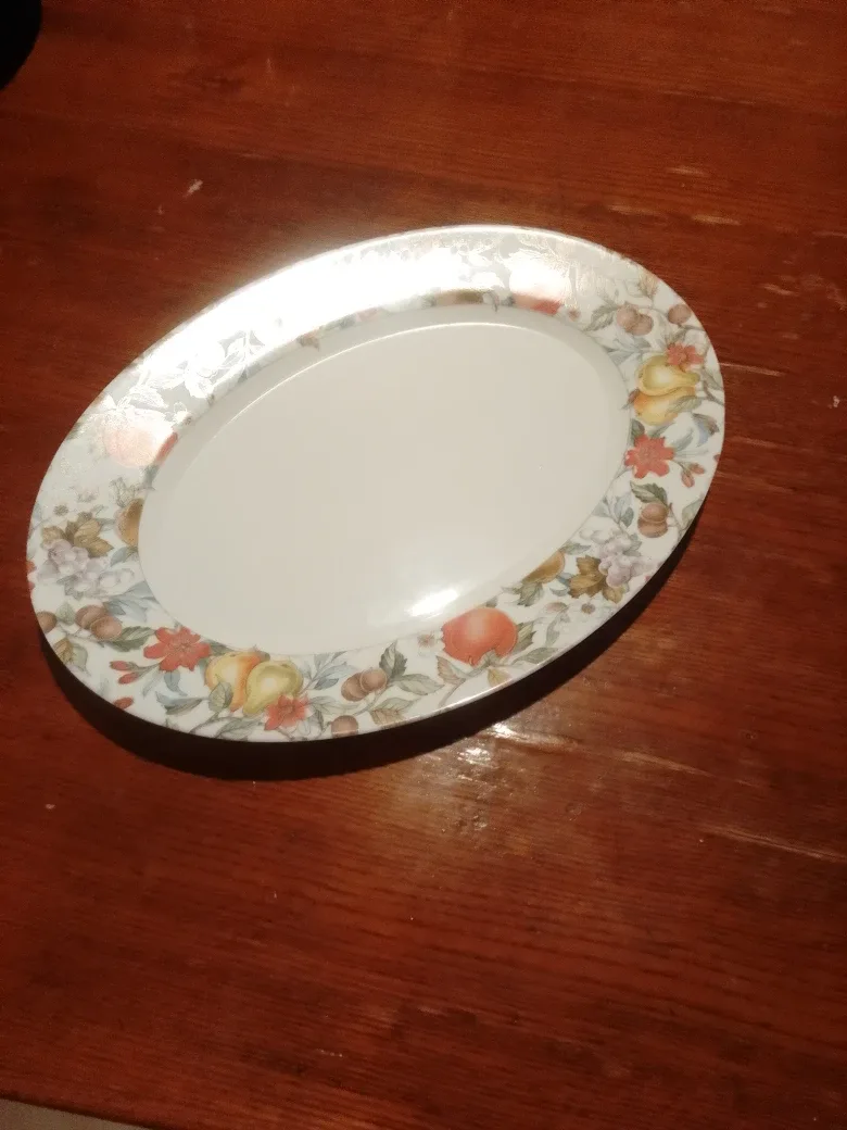 Oval Serving Plate with Floral Design Very nice. image indicator(5)