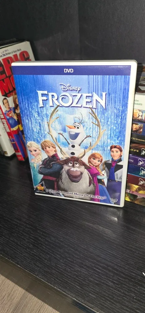 Disney DVDs: Finding Nemo, Cinderella, Mary Poppins image indicator(10)