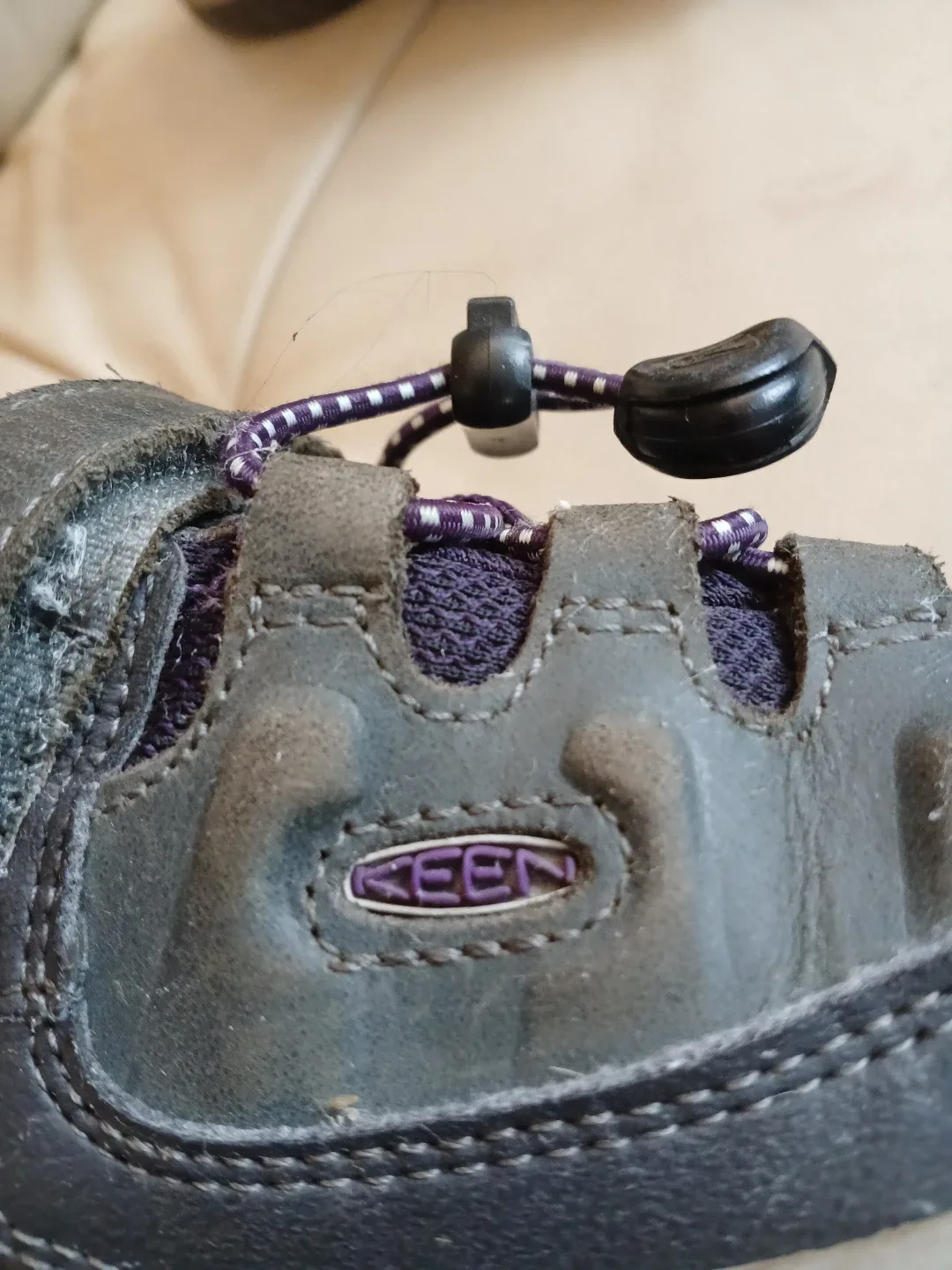 KEEN Kids' Hiking Shoes, US Size 12 image indicator(2)