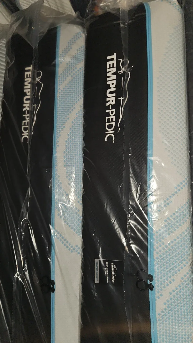 New Tempur-Pedic LuxeBreeze Medium Hybrid Mattress image indicator(2)