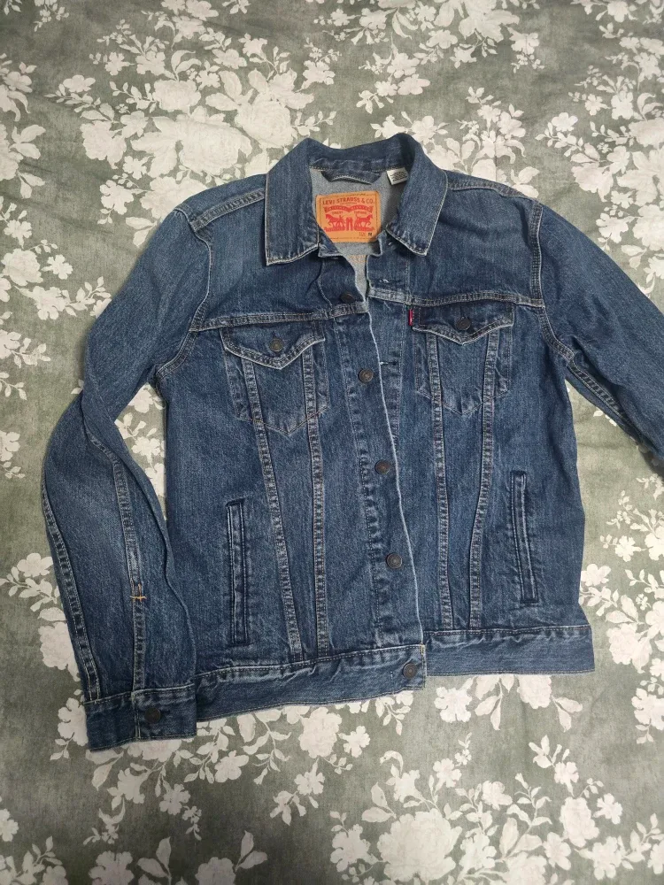 Levi's Denim Jacket - Size M