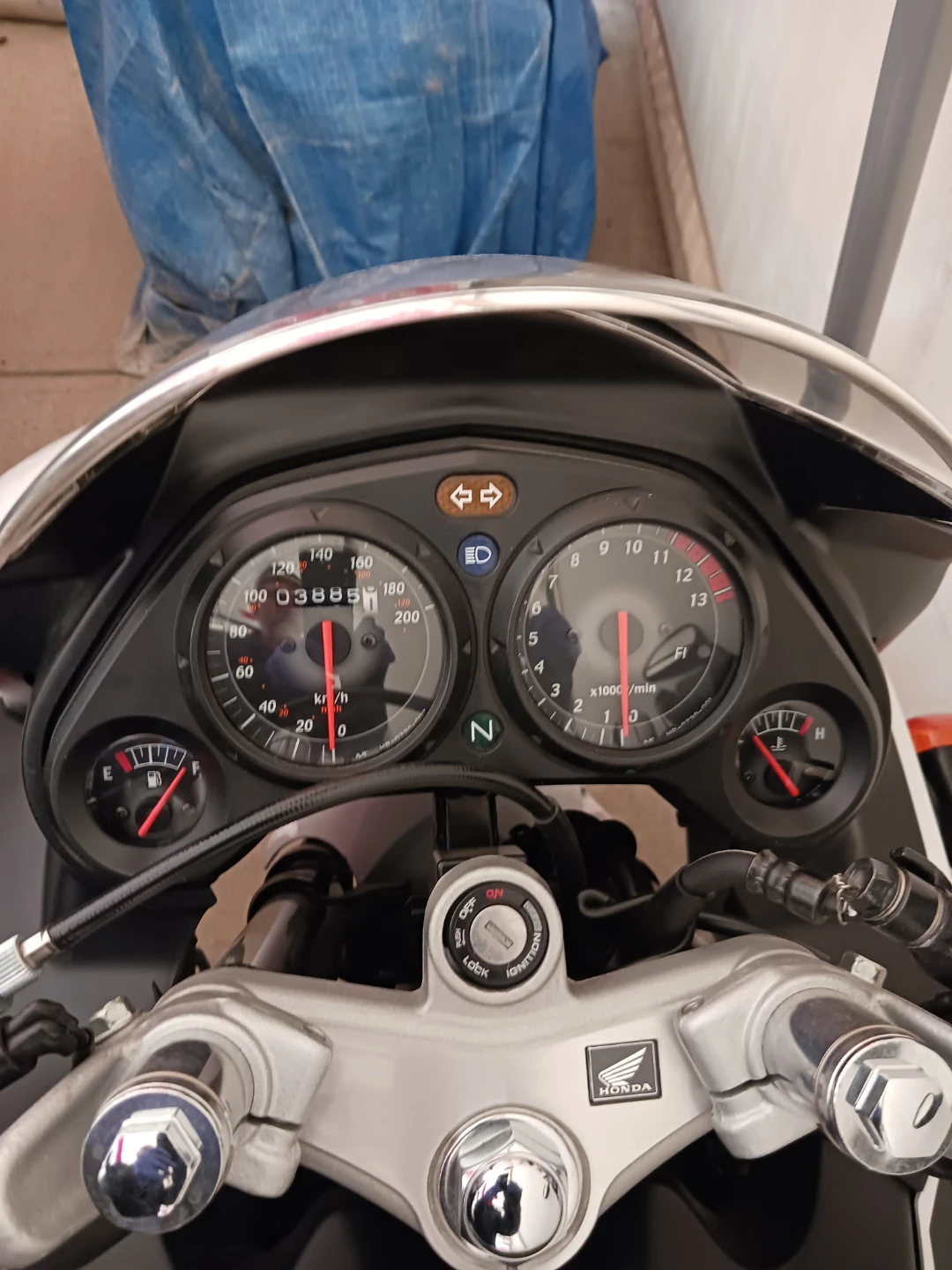 Honda CBR 125R Motorcycle - photo 2