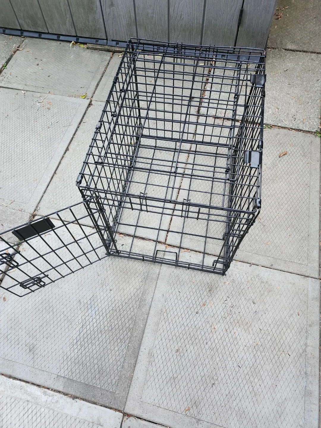 Pet Crate / Cage  24x22x18 inches image indicator(4)