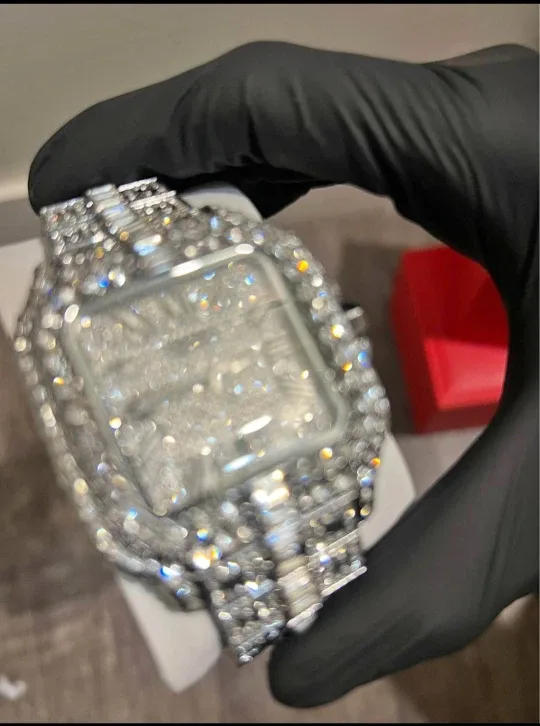 Moissanite watch image indicator(3)