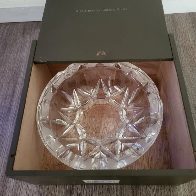 Vintage crystal cigar ashtray