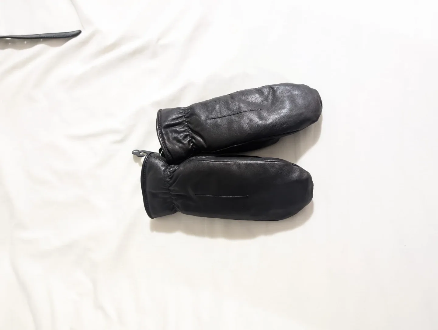 GII Black Leather Mittens