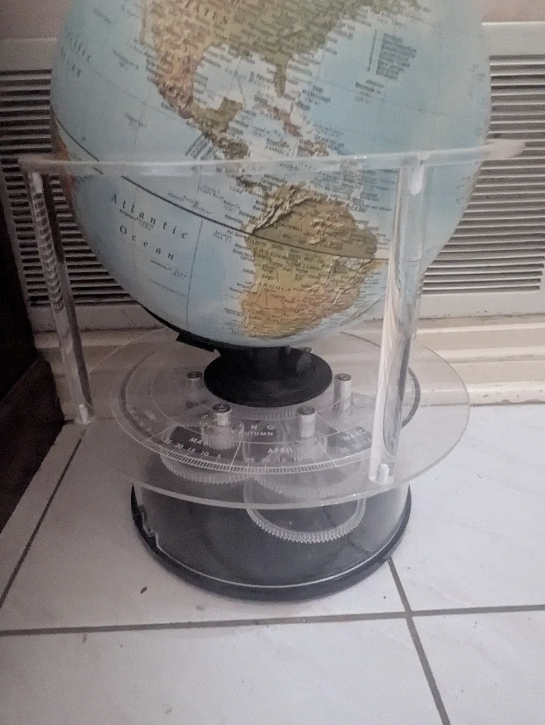 Discovery Kids Rotating World Time Zone Globe image indicator(4)