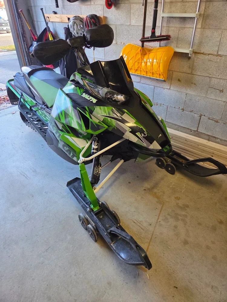 Arctic Cat RR 800 Snowmobile
