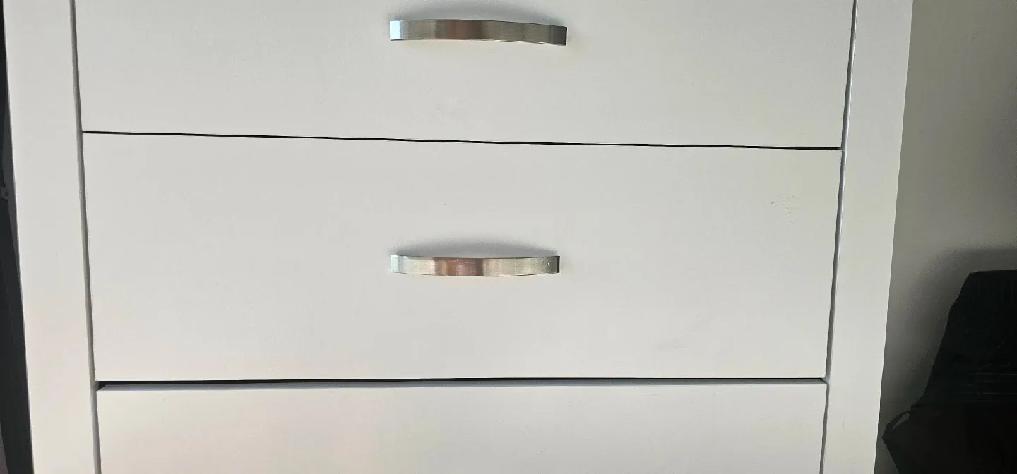 White 5-Drawer Dresser image indicator(2)