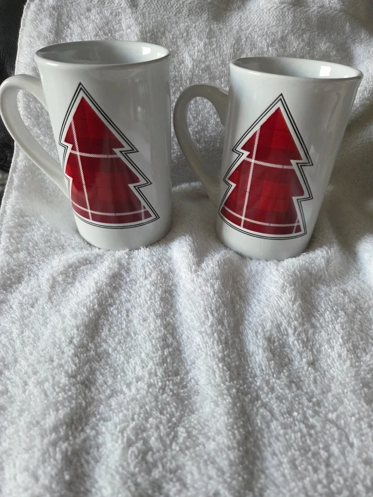 Brands Unlimited Christmas Tree Mugs (Set of 2)