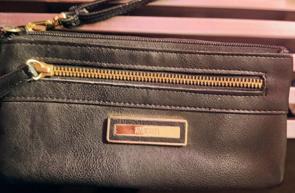 Kenneth Cole Reaction Black Wallet image indicator(2)