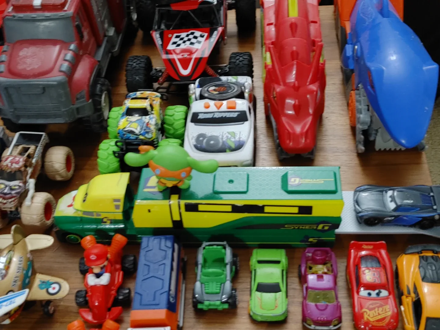 Mixed Lot of Action Figures & Toy Cars image indicator(8)