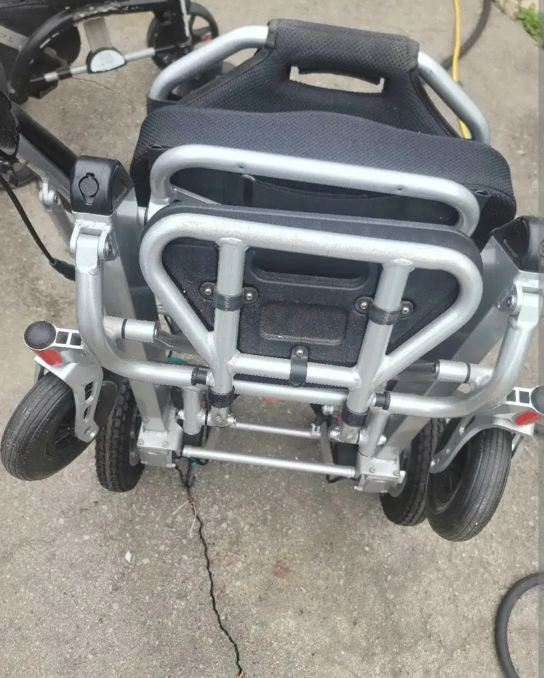 Foldable Electric Wheelchair image indicator(5)