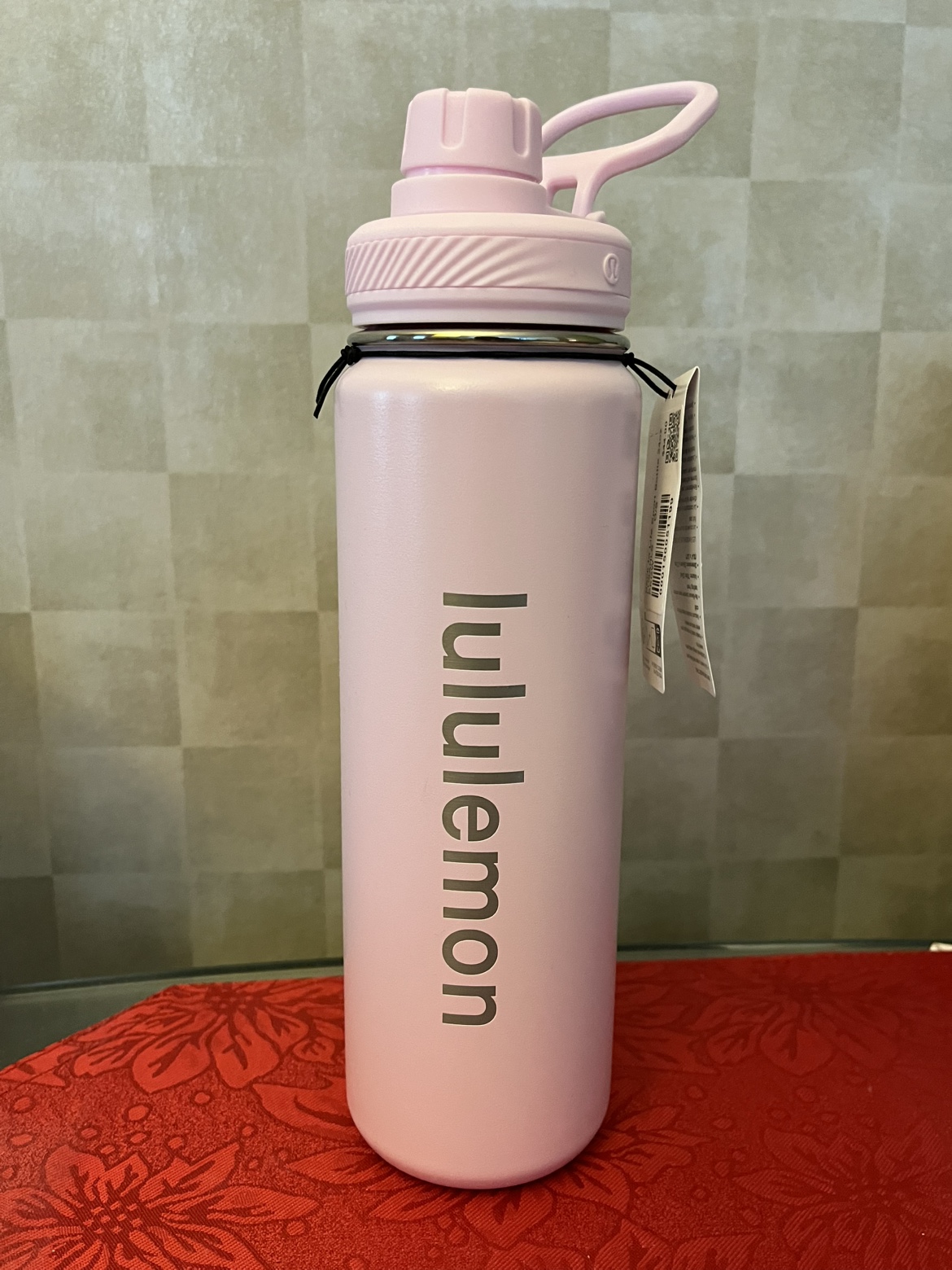 Lululemon water bottle pink (NWT)