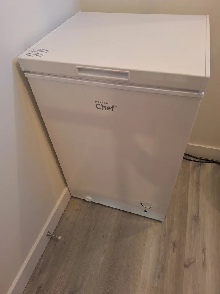 Master Chef Chest Freezer - White image indicator(2)