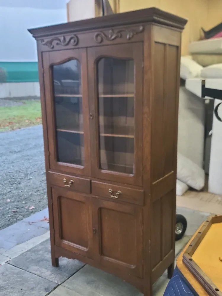 Vintage Wooden Display Cabinet image indicator(2)