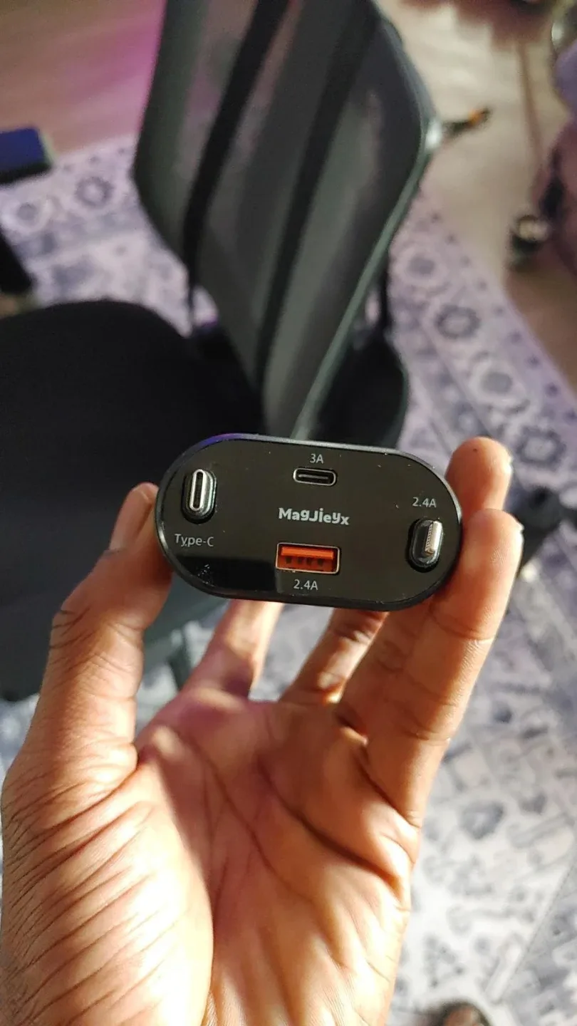 4-1 car charger thumbnail