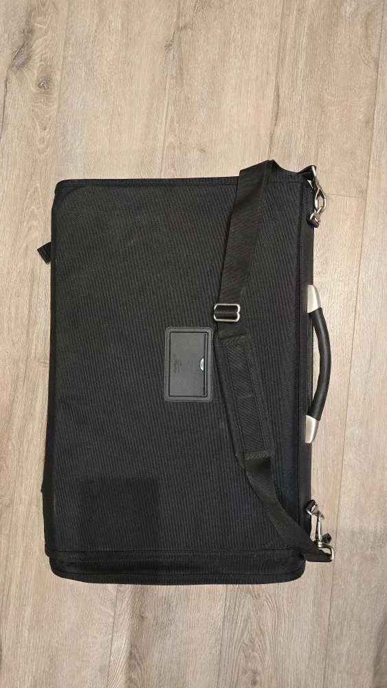 Skyway Black Garment Bag image indicator(3)